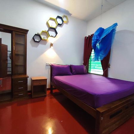 Breeze Guest House Trikunamalaja Zewnętrze zdjęcie