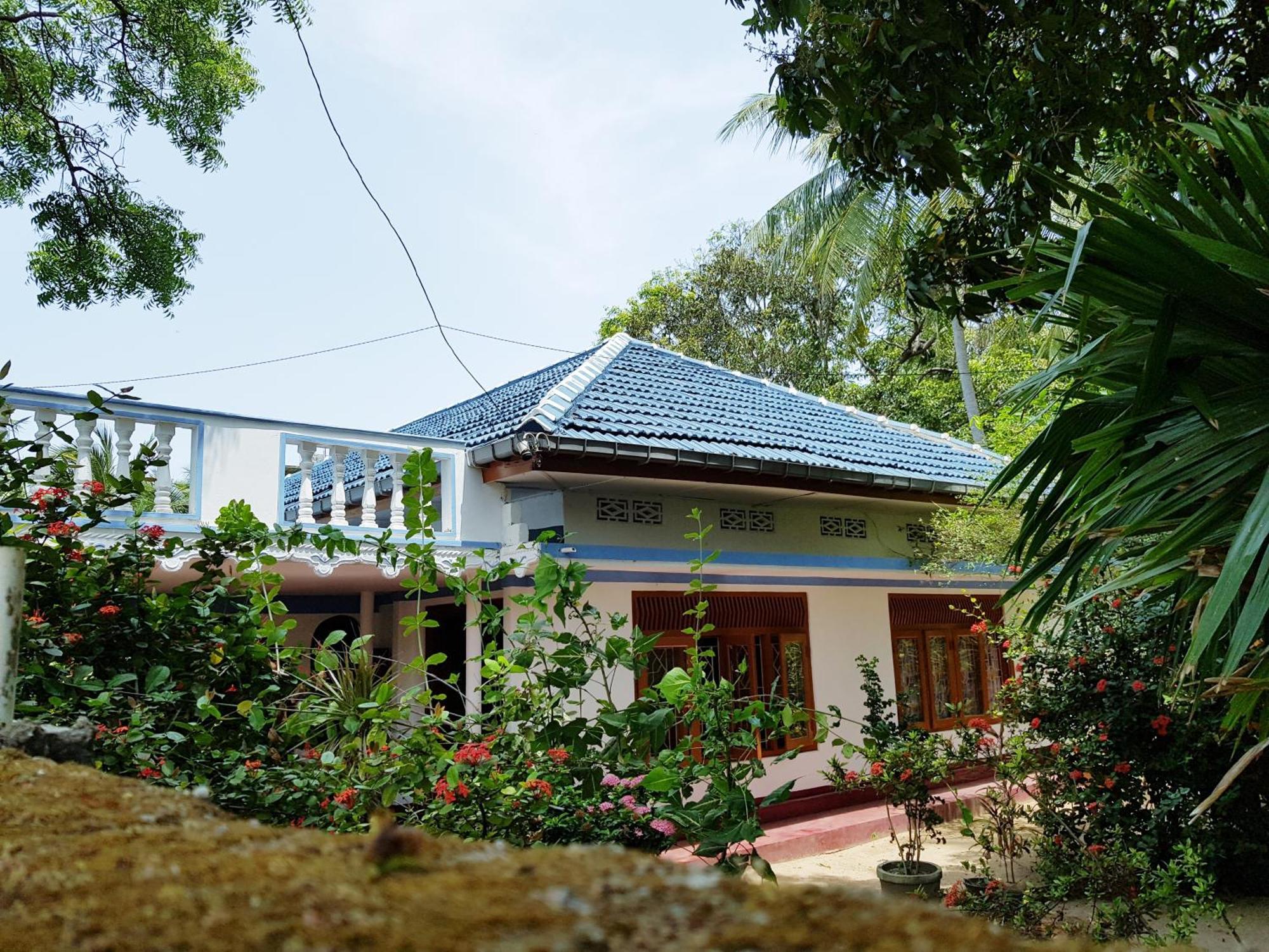 Breeze Guest House Trikunamalaja Zewnętrze zdjęcie