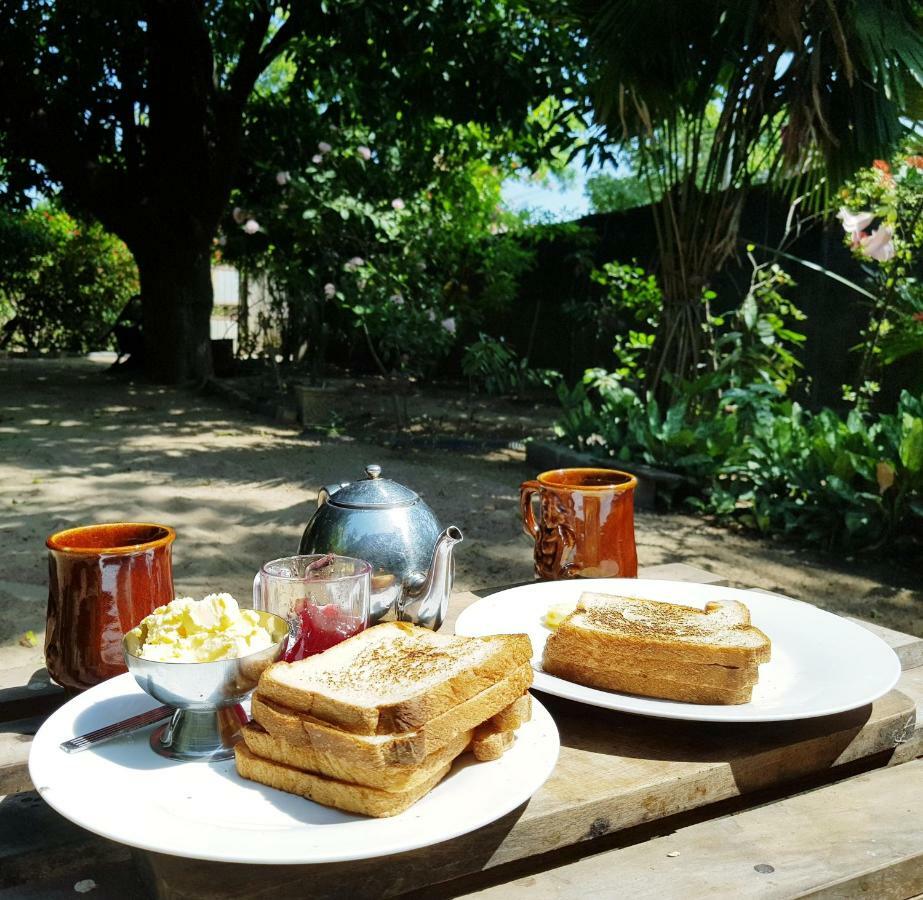 Breeze Guest House Trikunamalaja Zewnętrze zdjęcie