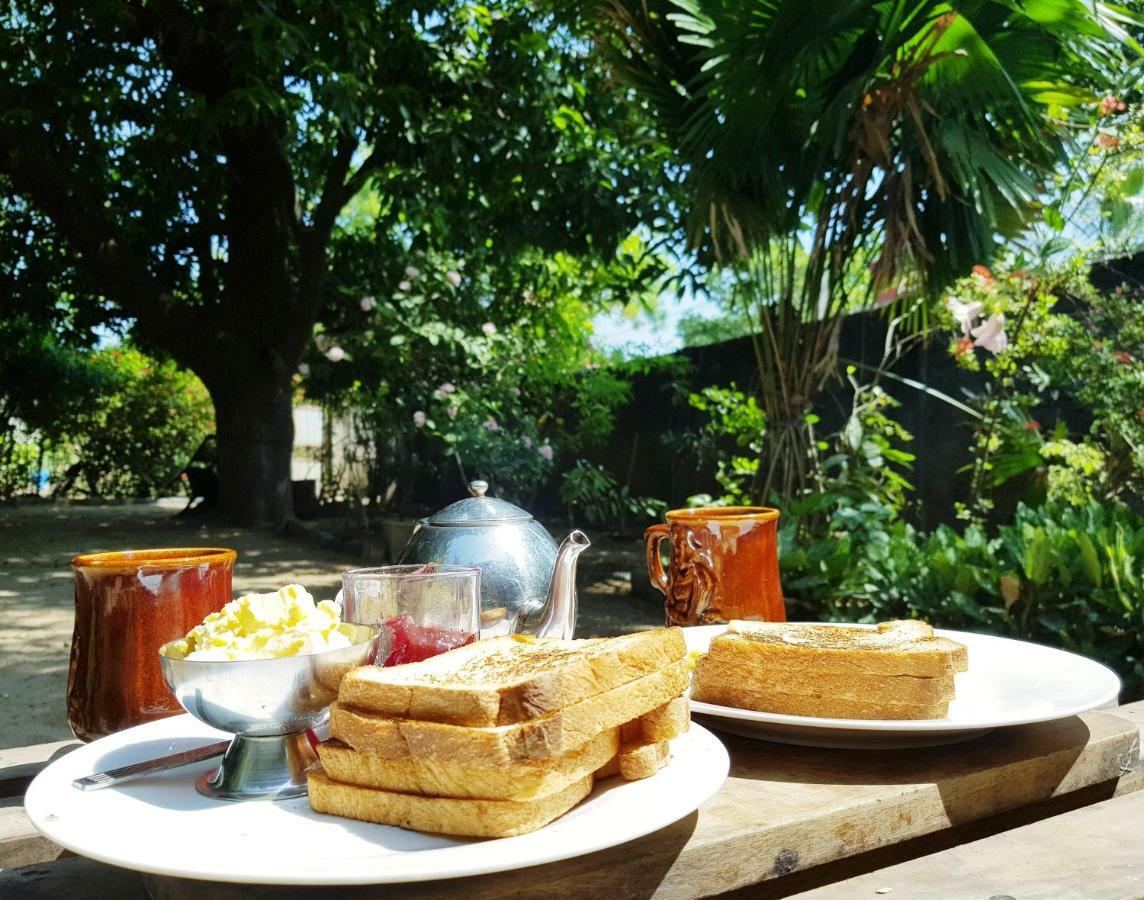 Breeze Guest House Trikunamalaja Zewnętrze zdjęcie